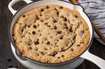 Skillet Chocolate Chip Cookie | Coo...