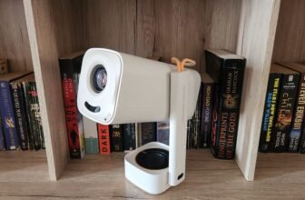 Taking this transportable projector...