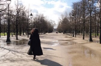 A Stroll In The Park – Shirley...